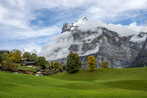 Increíble sueño como paisaje montañoso alpino suizo —  Fotos de Stock