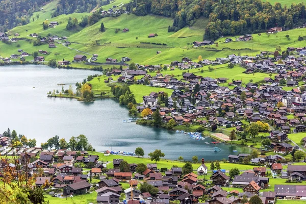 Niesamowity sen jak Swiss alpine góry krajobraz — Zdjęcie stockowe