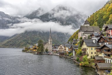 Güzel Hallstatt Gölü