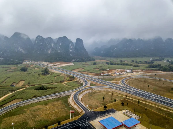The Huashan service area of the Chongshui Expressway S62