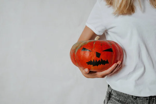 Halloween Pumpkin Woman Holding Scary Face Pumpkin Happy Halloween Party — Stock Photo, Image