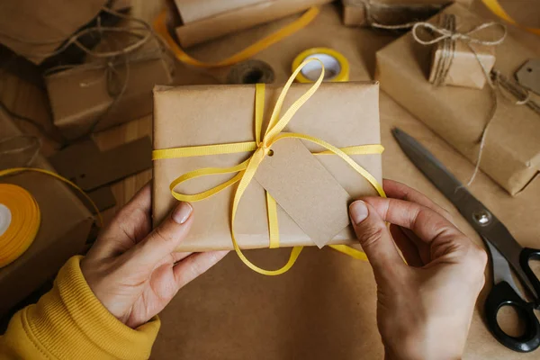 Boîte Emballage Pour Femme Papier Emballage Kraft Ficelle Naturelle Recyclage — Photo