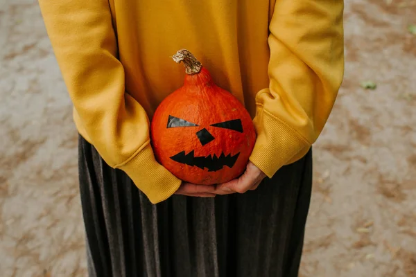 Halloween Kürbis Frau Mit Beängstigendem Gesicht Fröhliche Halloween Party Feiern — Stockfoto