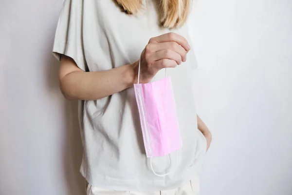 Woman Gloves Holds Medical Mask Her Hands Sterile Mask Face — Stock Photo, Image