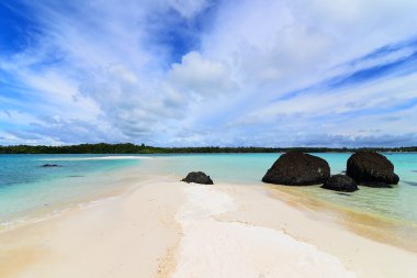 Beach Koh Mak, Trad, Tayland bulut ve mavi gökyüzü ile güzel bir sahne.