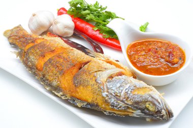 plaka chili soslu kızarmış snapper