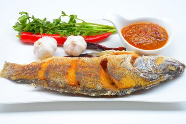 plaka chili soslu kızarmış snapper