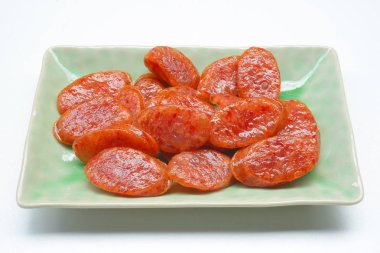 dilimlenmiş Çin sosisi kapalı