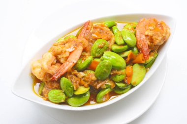 Koku fasulye ile karides, tavada kızartılmış Asya gıda