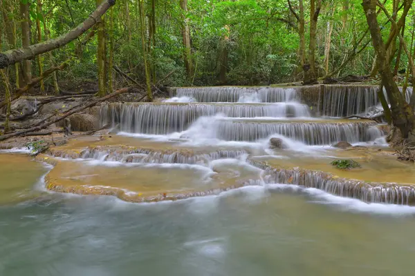  Khuean Srinagarindra Ulusal Park Kanchanaburi il Tayland Huay Mae Kamin şelale