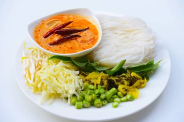 Tay gıda hazır hizmet pirinç şehriye ve balık bitki ile Hindistan cevizi sütü köri.