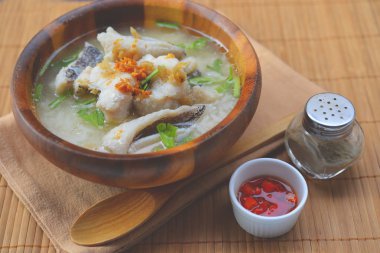 Tay tarzı balık püresi