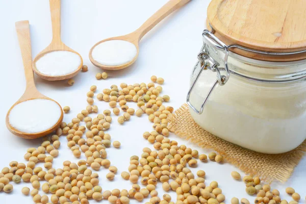 Organik yoğurt soya sütü yapılır.