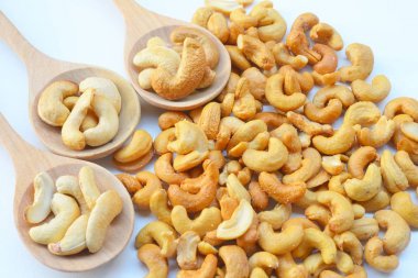 Kavrulmuş kaju fıstığı. Organik kavrulmuş kaju fıstığı 