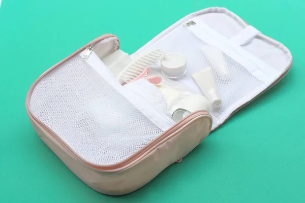 Duş set ve havlu küçük banyo çanta.