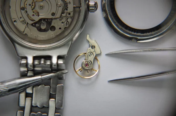 Mechanische Uhr Und Pendel Metalluhr Nahaufnahme Makro — Stockfoto