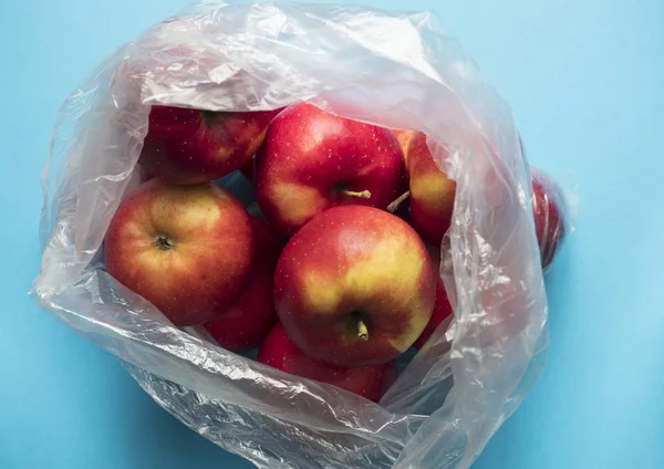 Manzanas rojas frescas — Foto de Stock