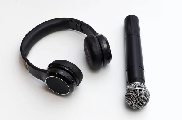 Fejhallgató és karaoke mikrofon Jogdíjmentes Stock Képek