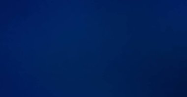 Taranmış Boyalı Soyut Arkaplan. Fırça darbesi ile boyanmış. Sanatsal canlılık ve renkli duvar kağıdı.