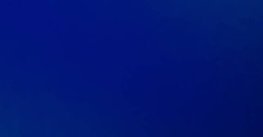 Taranmış Boyalı Soyut Arkaplan. Fırça darbesi ile boyanmış. Sanatsal canlılık ve renkli duvar kağıdı.