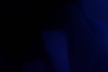 Soyut arkaplan. Sihirli enerji ve ışık hareketinin fraktal dalgaları. Parlayan ışık şekillerinin renkli duvar kağıdı şablonu.