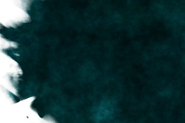 Beyaz arkaplanda soyut renkli suluboya. Dijital resim.