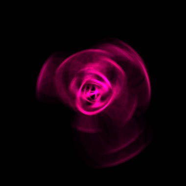 Siyah arka planda izole edilmiş dönen ışık ışınları. Dairesel hareketle parlayan renkli ışık parçacıklarının grafiksel 2d çizimi.