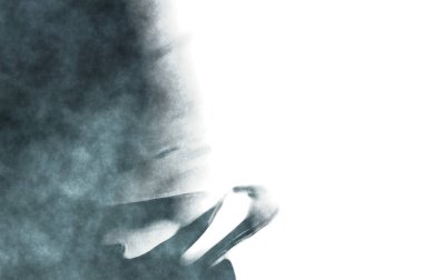 Beyaz arkaplanda soyut renkli suluboya. Dijital resim.