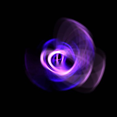 Siyah arka planda izole edilmiş dönen ışık ışınları. Dairesel hareketle parlayan renkli ışık parçacıklarının grafiksel 2d çizimi.