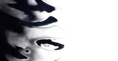 Beyaz arkaplanda soyut renkli suluboya. Dijital resim.