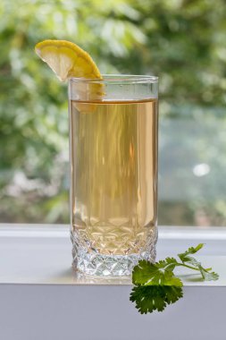 bir limonlu yeşil çay