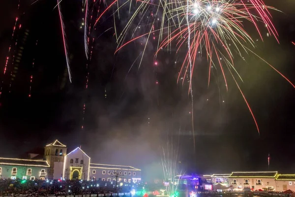 Aralık havai fişek festivali Villa de Leyva, Kolombiya