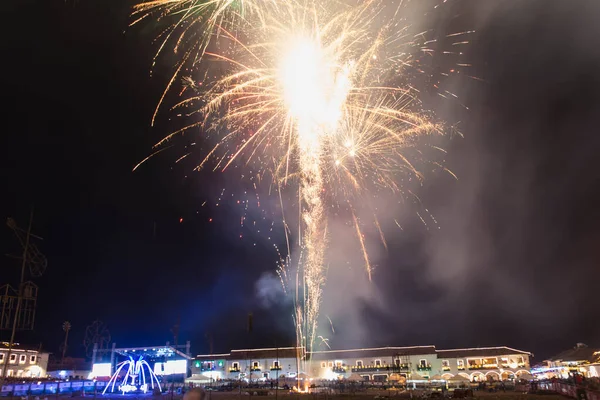 Kolombiya 'da mumların yakıldığı gün. Aralık havai fişek festivali Villa de Leyva, Kolombiya