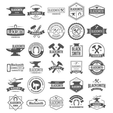 Vektör logolar öğeleri, etiketleri, rozetleri ve siluetleri demirci için