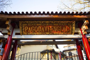 Pagoda Vin GIC 