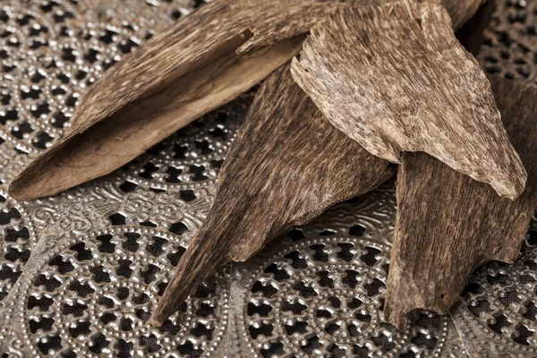 Agarwood, Tayland'dan aloeswood tütsü fiş olarak da bilinir