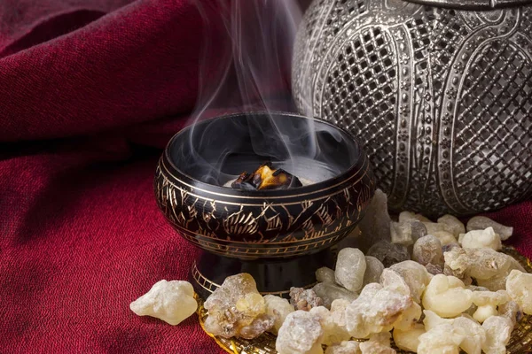 Frankincense Burning Hot Coal Frankincense Aromatic Resin Used Religious Rites — Stock Photo, Image