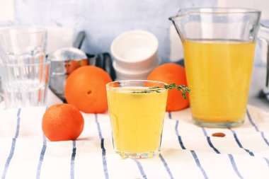 ev yapımı limonata portakal, mandalina, Kuru üzüm, kimyon, Kuru Kayısı, tatlım