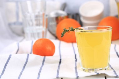 portakal suyu beyaz mutfak masa rustik yaz arka plan