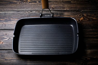 Eski ahşap arka plan vintage rustik tarzı boş ızgara tava