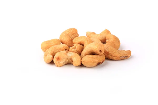 Cashewnüsse isoliert auf weißem Hintergrund — Stockfoto