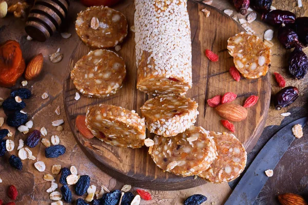 şeker kurutulmuş meyve ve fındık, yararlı ve sağlıklı ev yapımı tatlılar