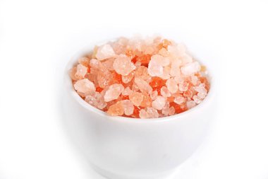 Beyaz arka plan üzerinde izole pembe tuz