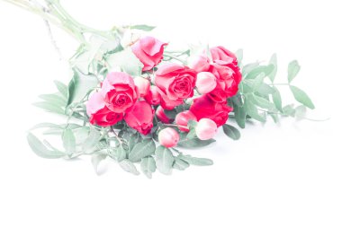 Yumuşak seçici odaklı bir buket çiçekle yaratıcı bir arkaplan