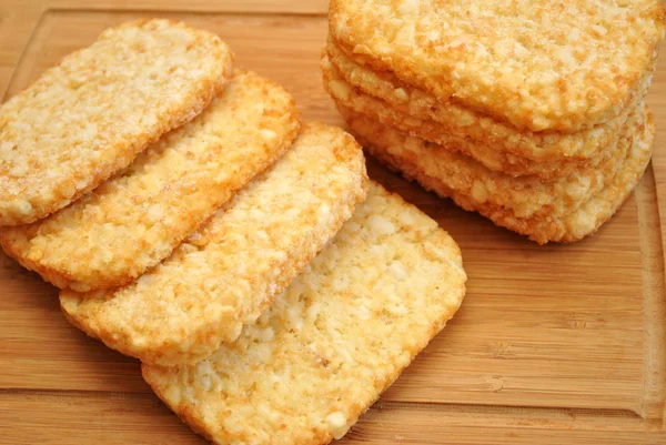 Dondurulmuş patates Hashbrowns ahşap yüzeye