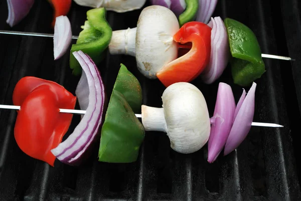 Vegetable Kabobs Grilling — Stock Photo, Image