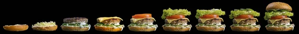 ハンバーガーの作り方 黒の背景に隔離されたステップバイステップ バーガーワイドバナー バーガーを分けて バーガーの部分に分かれています 正面図 — ストック写真