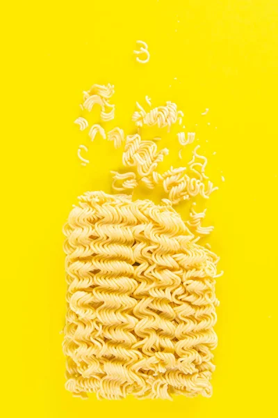 Fideos Instantáneos Con Palos Madera Comida Rápida Asiática Sobre Fondo — Foto de Stock