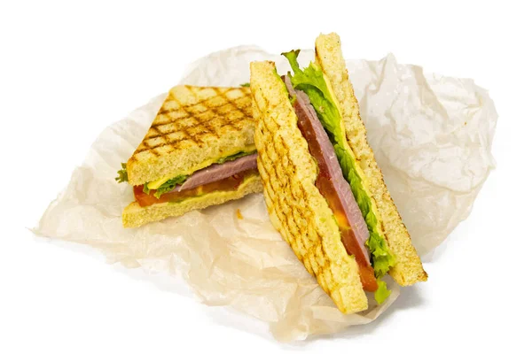 Sandwich Mit Schinken Käse Tomaten Salat Und Geröstetem Brot Vorderseite — Stockfoto