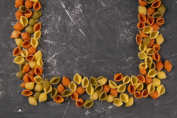 Pasta Conchiglie Rigate Mix Colorful Uncooked Shells Shape Rectangle Empty — Stock Photo, Image